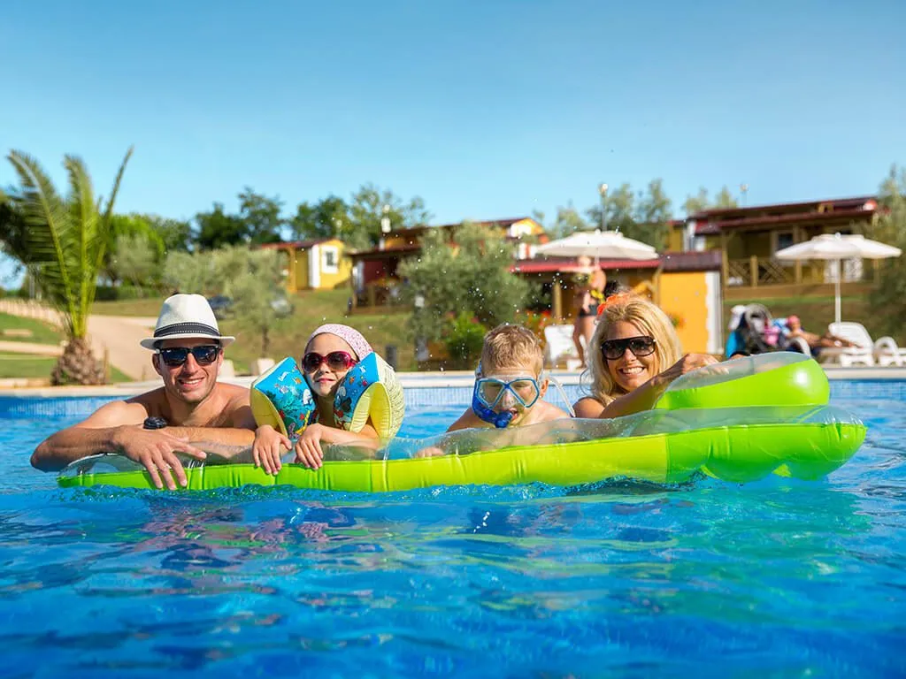 aminess-mareda-campsite-mobile-homes-pool