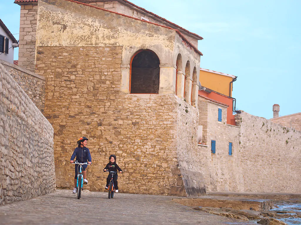 aminess-sirena-discovering-old-town