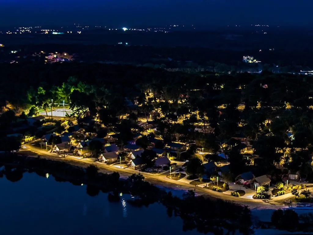 arena-one-99-glamping-night-air-view-i