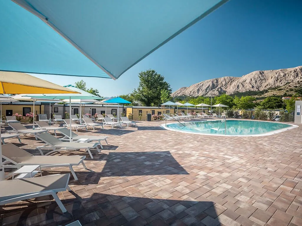 baska-beach-camping-resort-main-outdoor-relax-pool