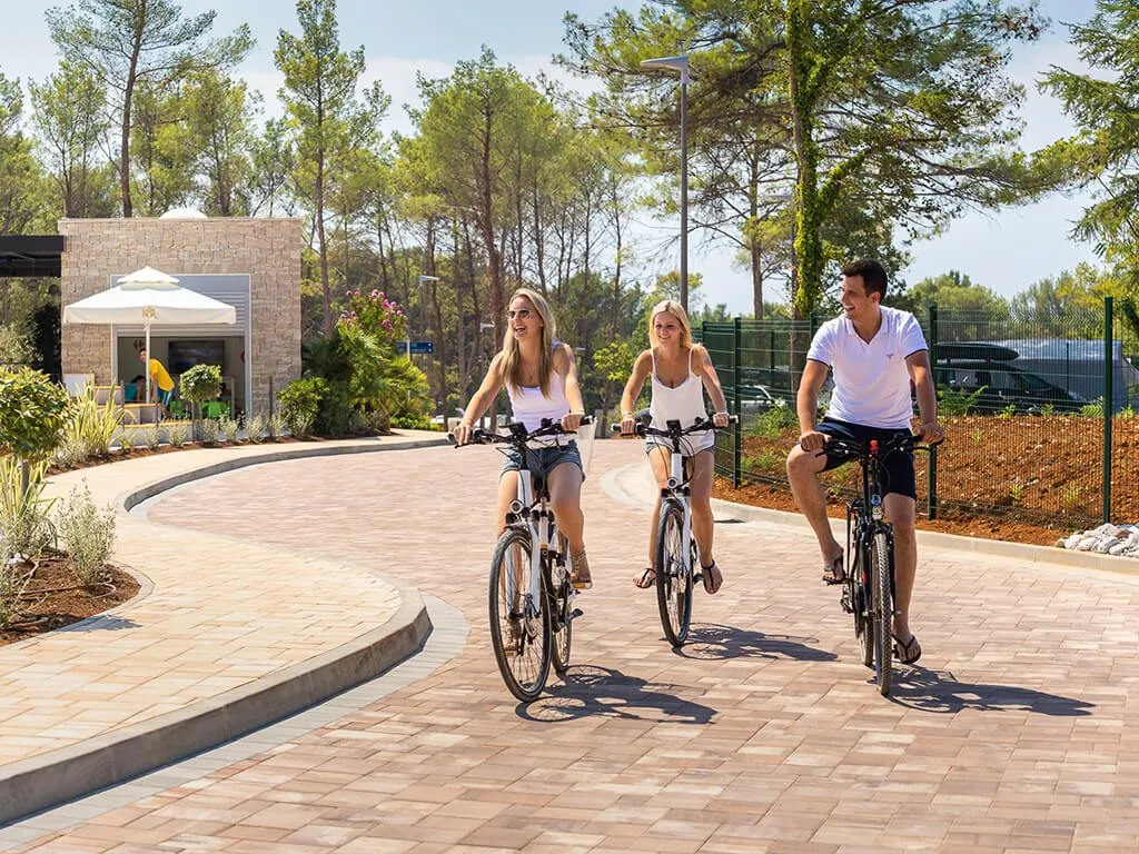 boutique-camping-santa-marina-mobile-homes-sport-activities-i