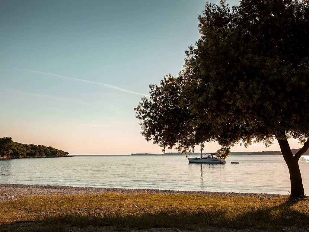 brioni-sunny-camping-beach-sunset