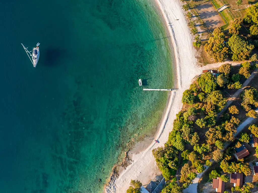 brioni-sunny-camping-beach-airview