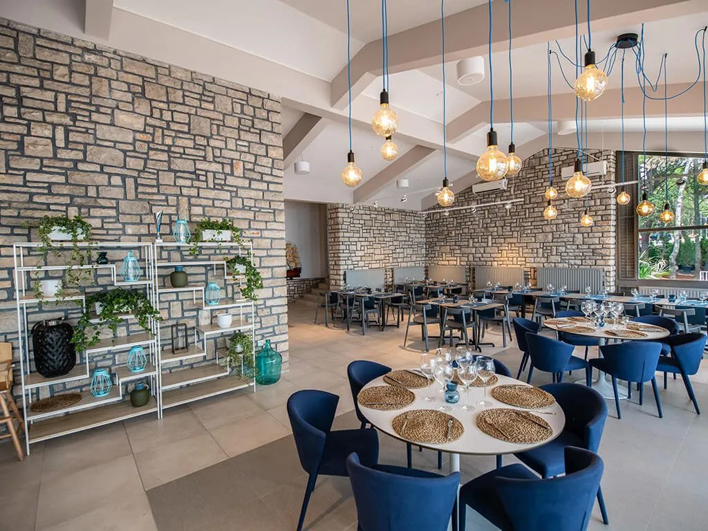 camping-arena-one-99-glamping-restaurant-iii