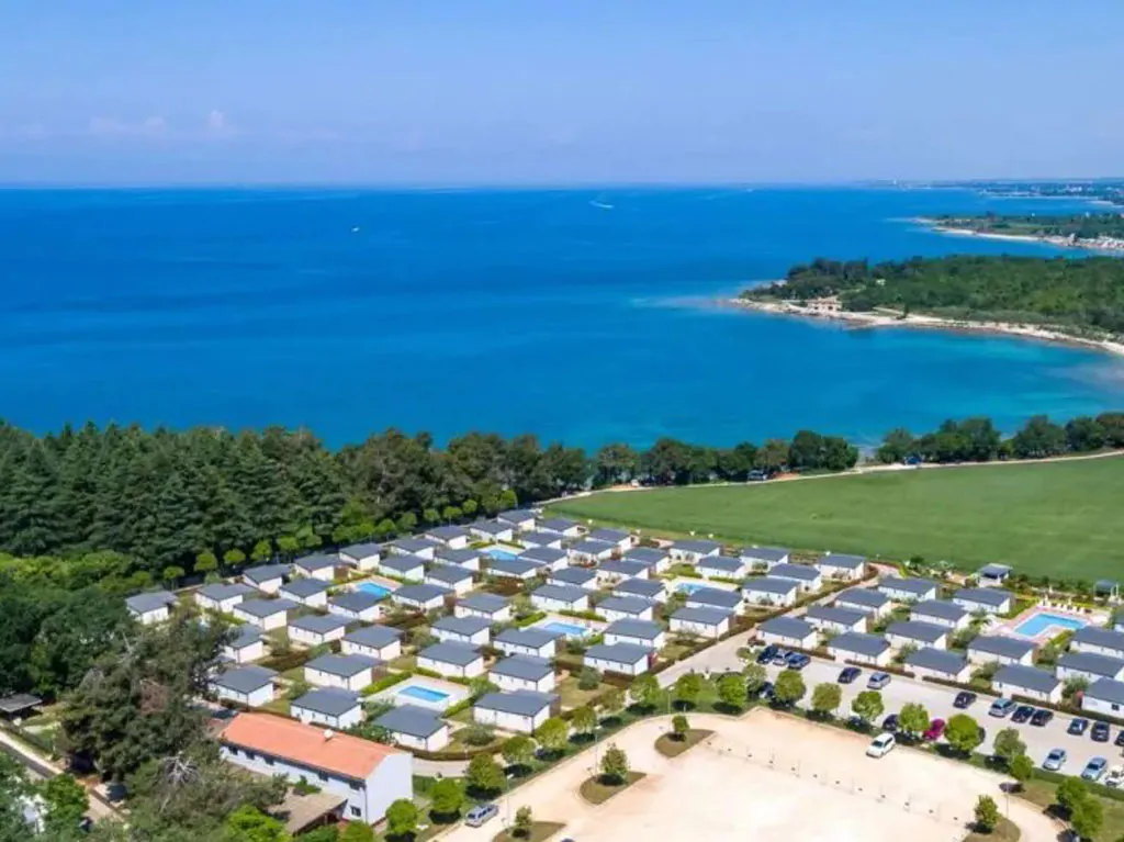 camping-kastanija-novigrad-mobile-homes-air-view
