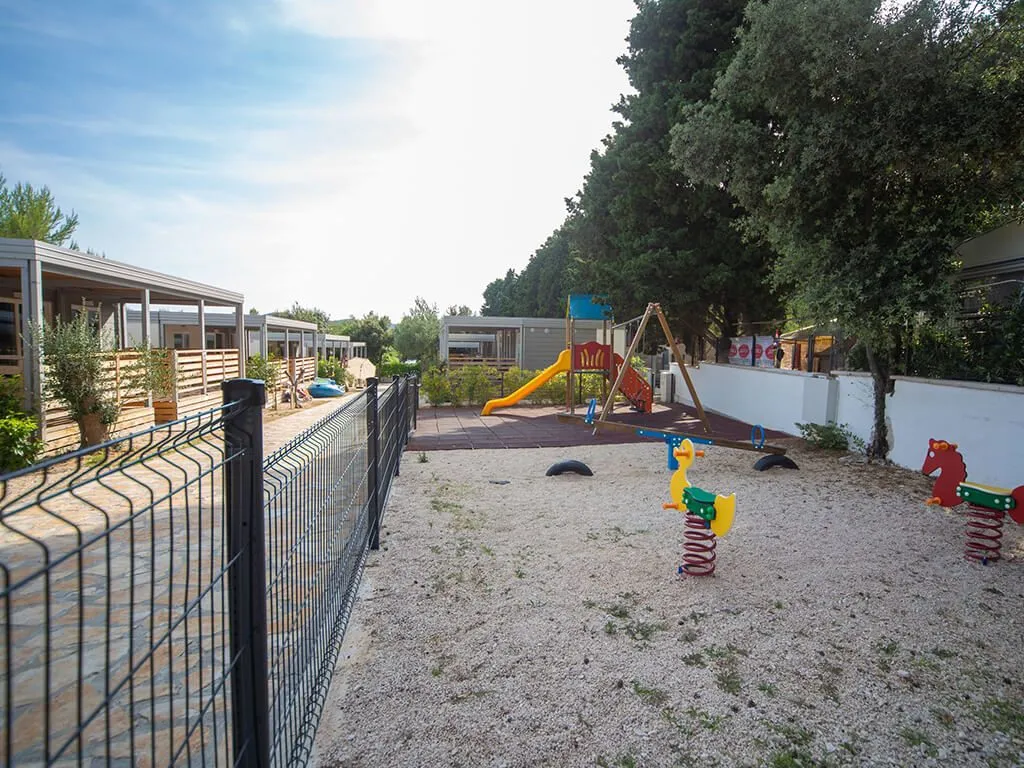 camping-ljutic-playground-2