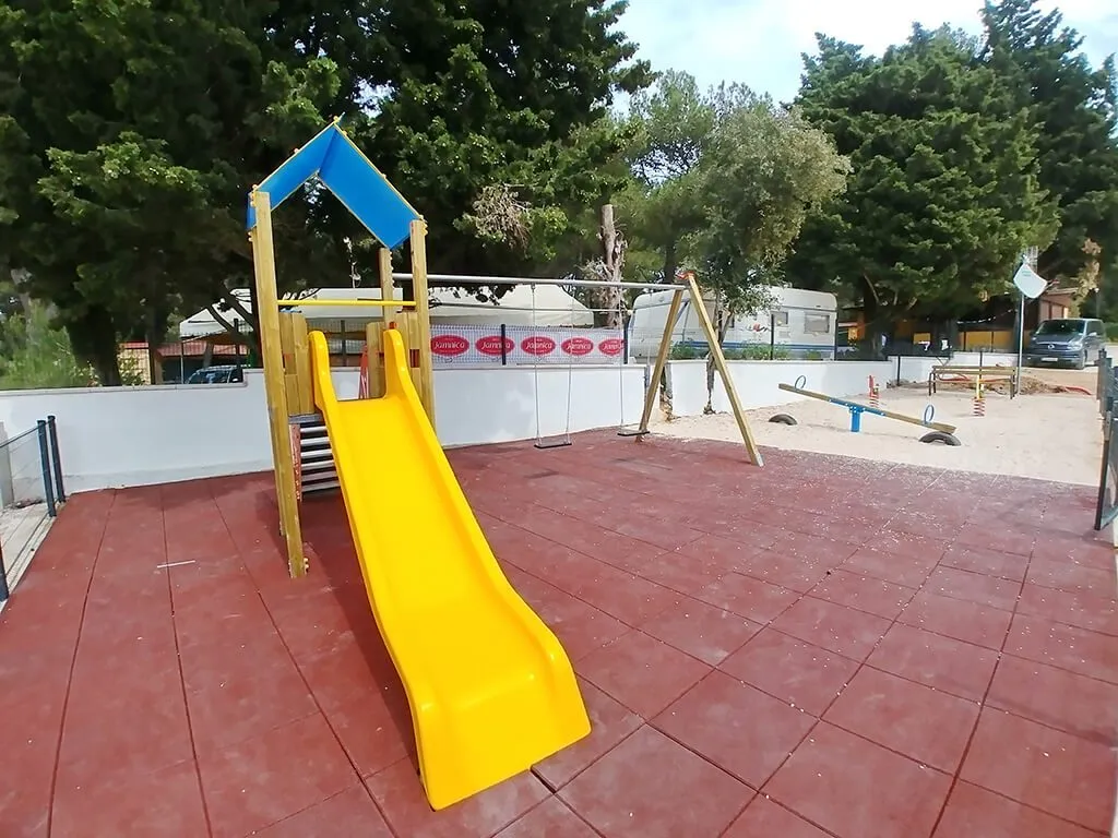 camping-ljutic-playground