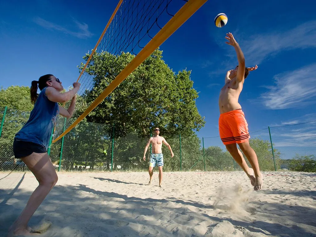 camping-naturist-solaris-beach-volley