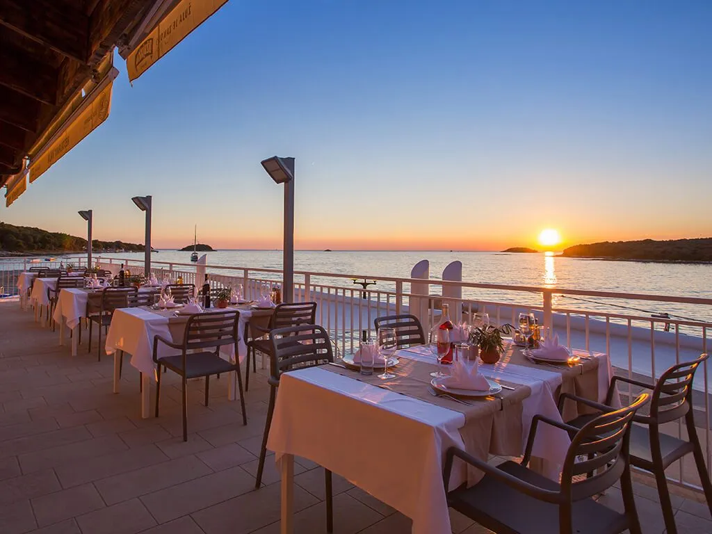 camping-orsera_restaurant-vala-sunset