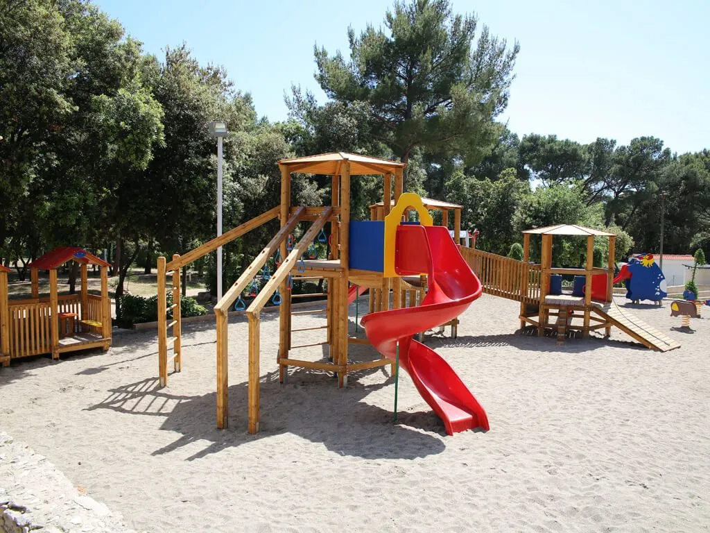 camping-park-soline-children-playground