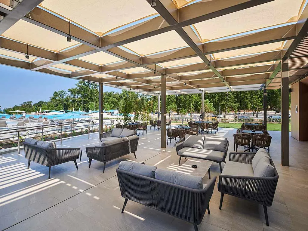 camping-park-umag-pool-bar