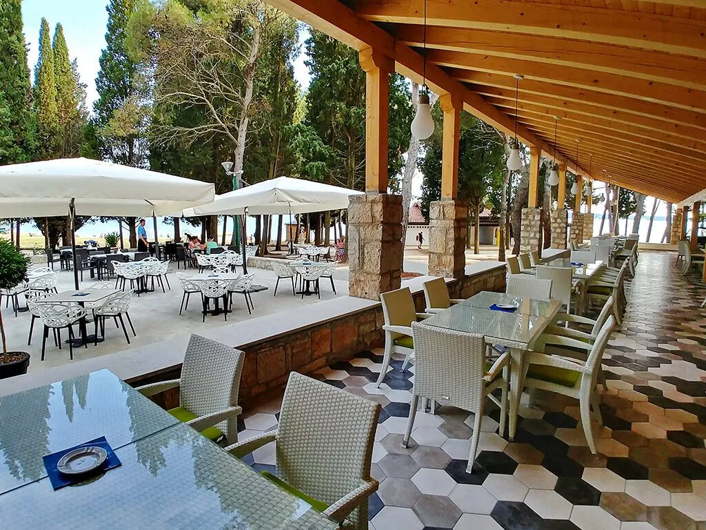 camping-pineta-restaraunt