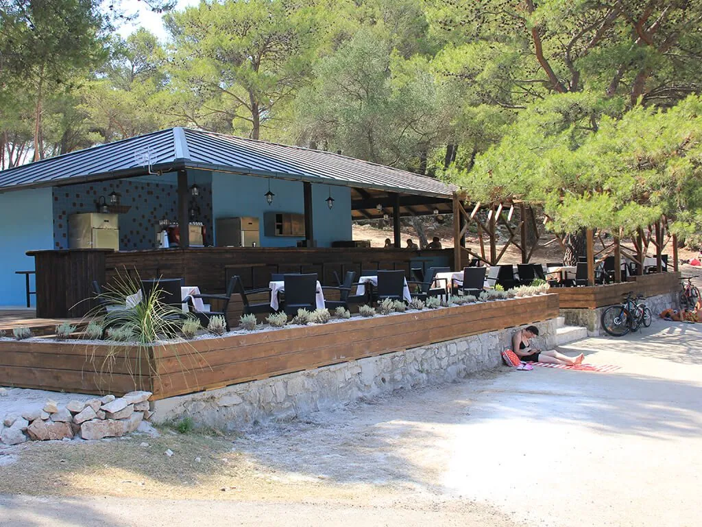 camping-port-9-beach-bar-i