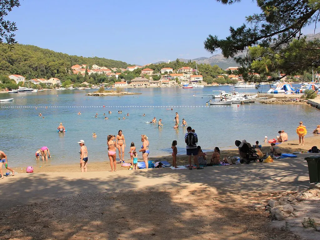camping-port-9-sandy-beach