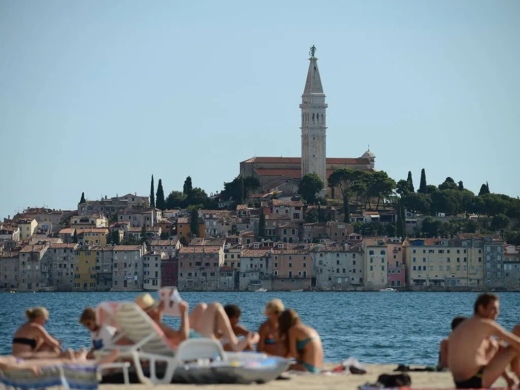 camping-porton-biondi-beach-view-on-rovinj