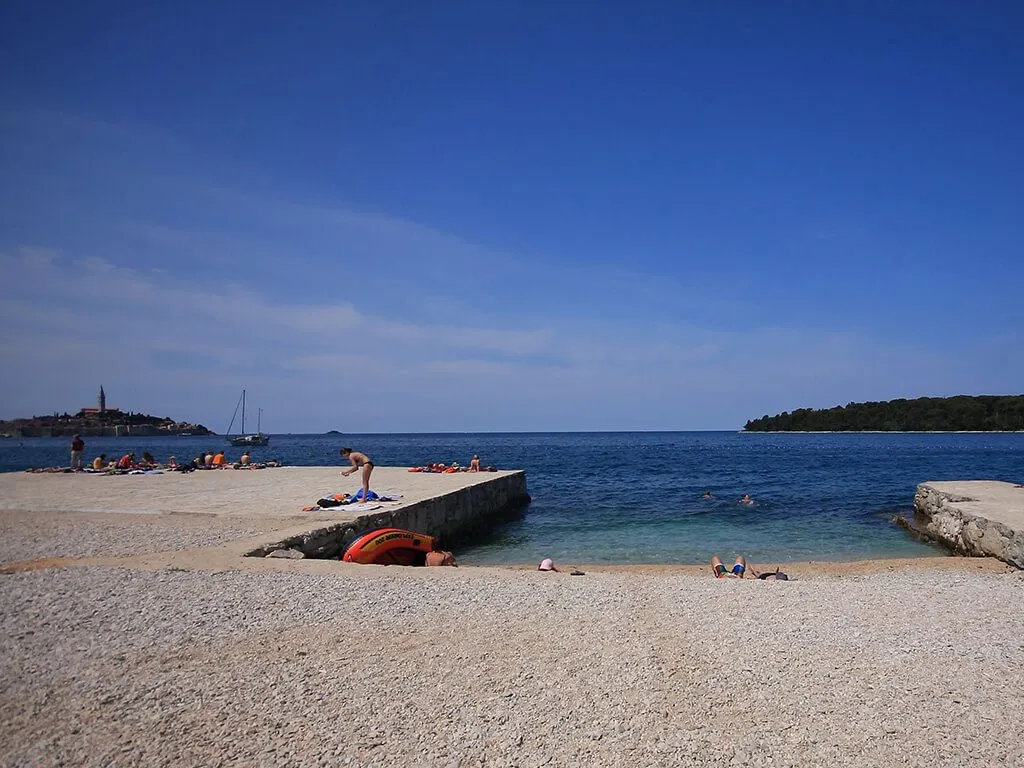camping-porton-biondi-beaches-and-view-on-the-rovinj