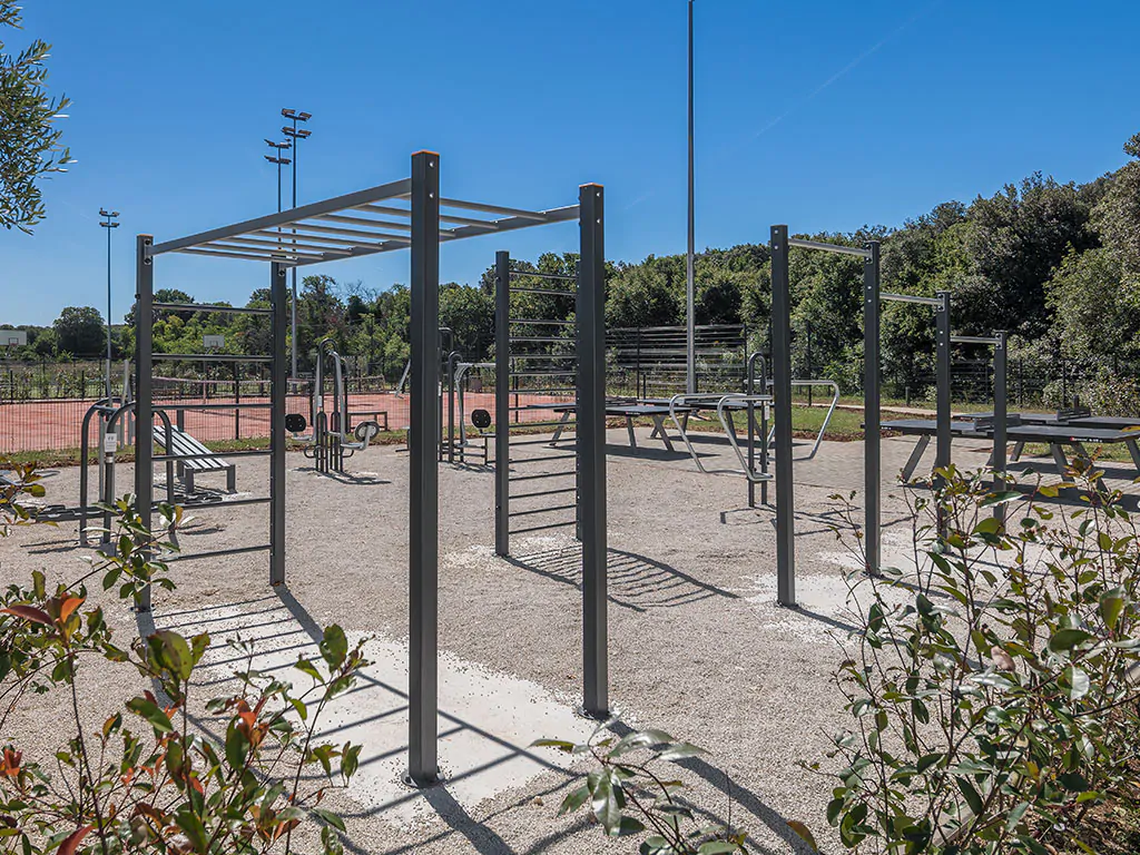 camping-resort-mon-perin-exterier-gym