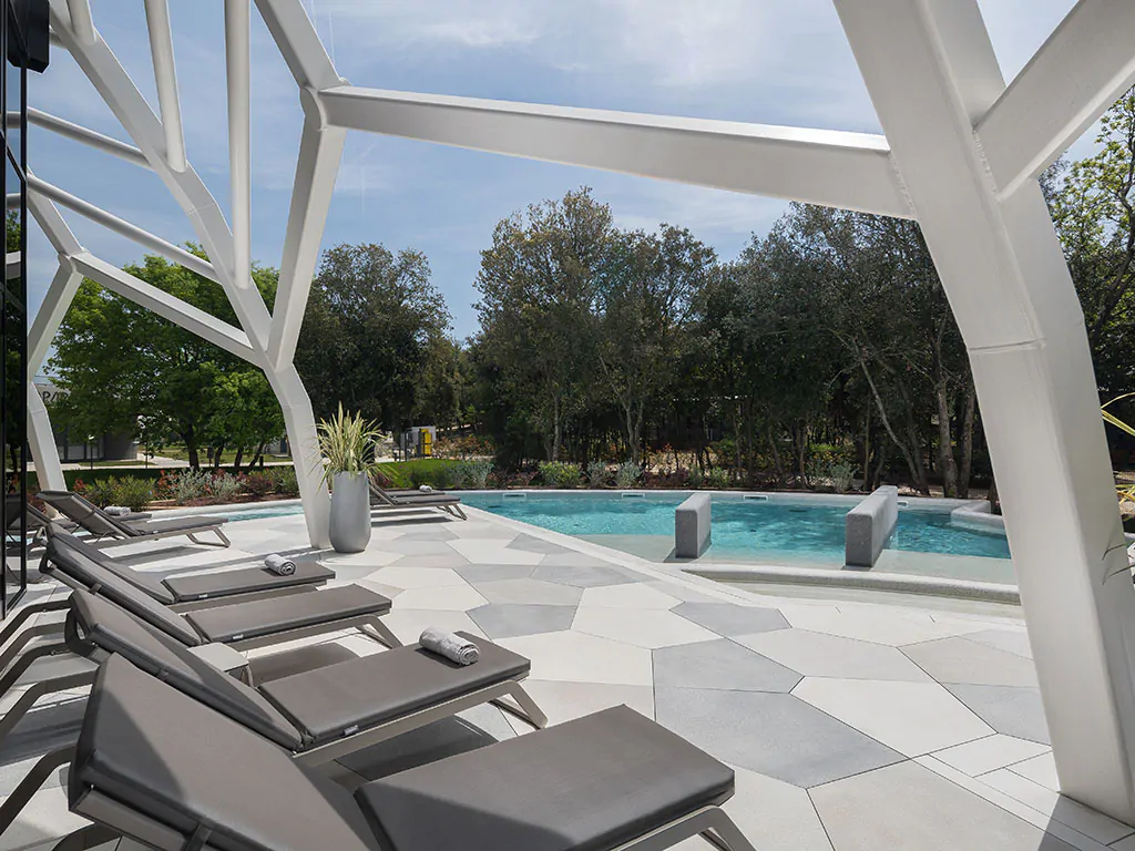 camping-resort-mon-perin-exterier-pool