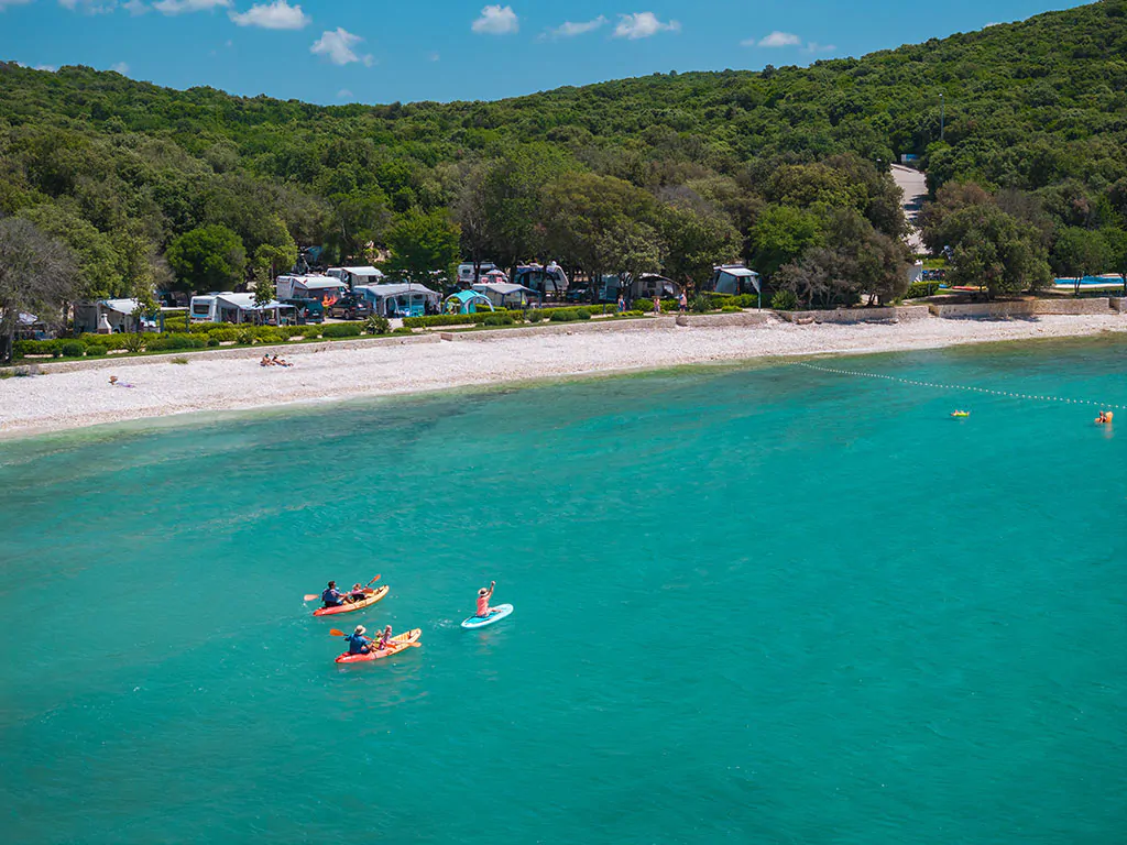 camping-resort-mon-perin-exterier-surf