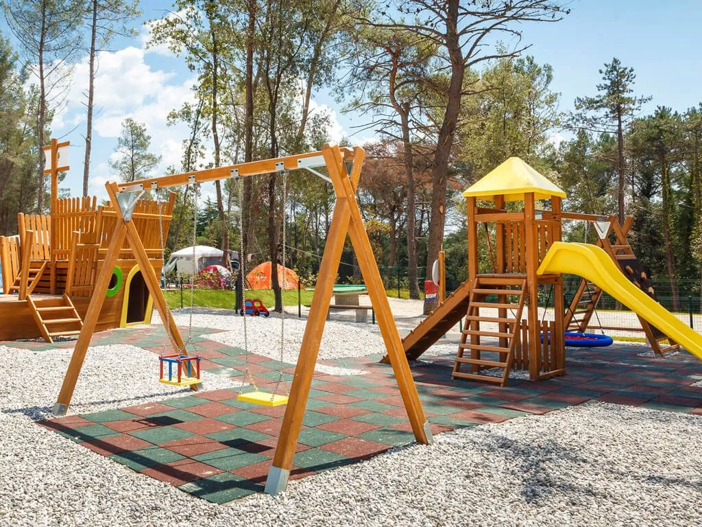 camping-santa-marina-children-playground
