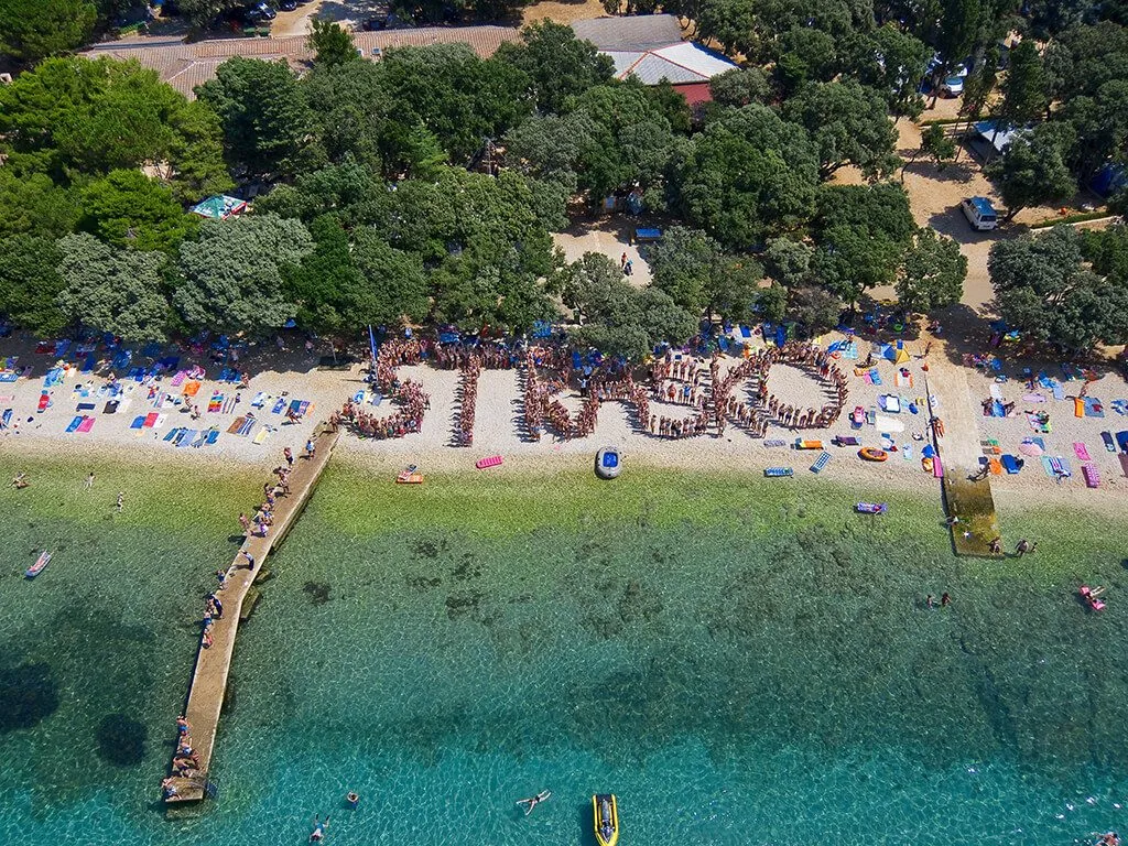 camping-strasko-air-view-beach