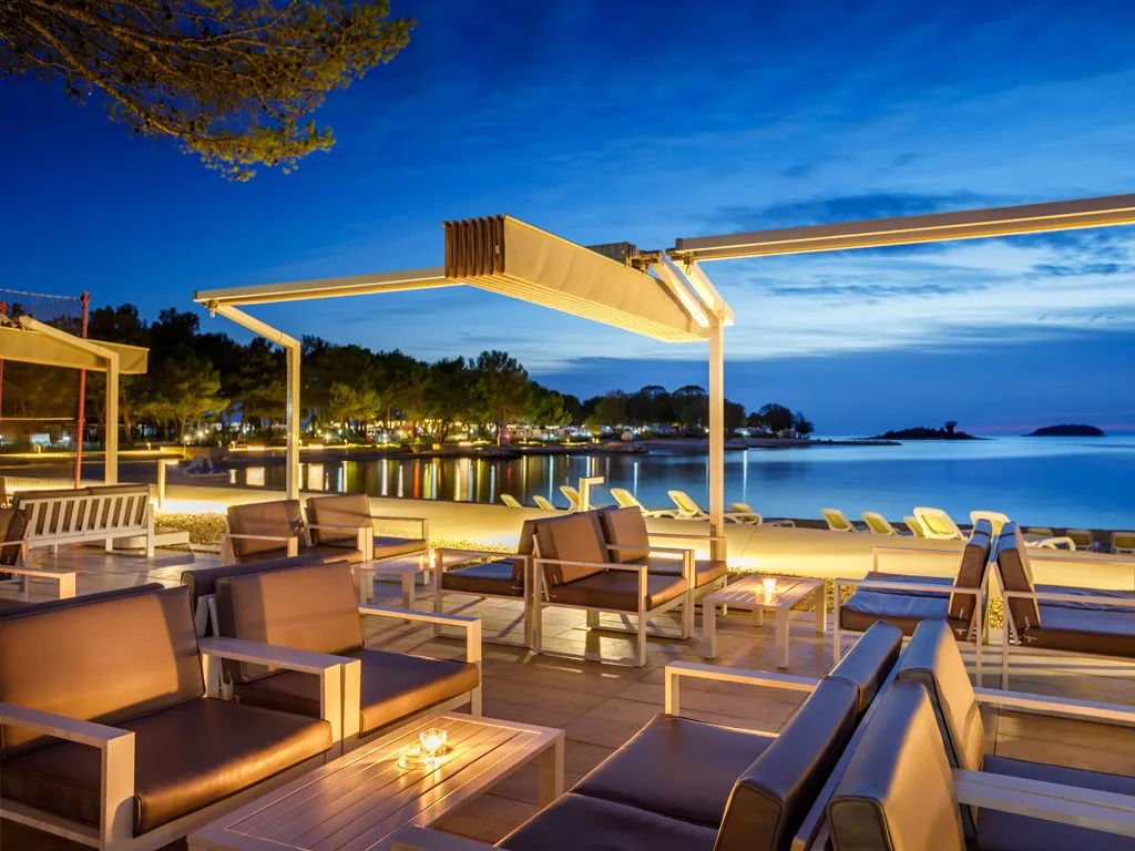 camping-valkanela-new-bar-on-the-beach
