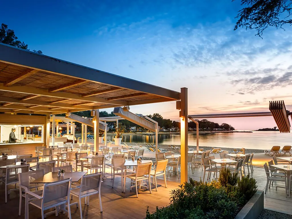 camping-valkanela-restoraunt