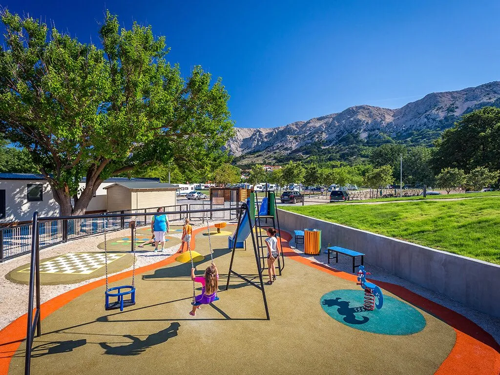 camping-zablace-new-playground