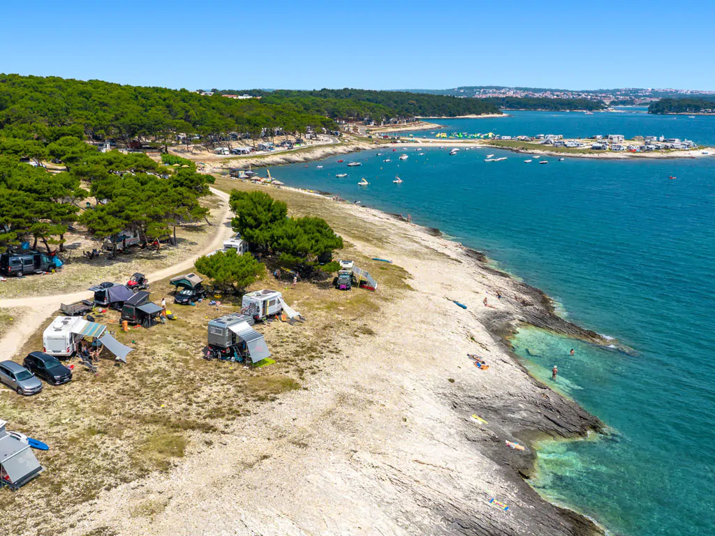 campsite-arena-stupice-premium-pitch-sea-air-view
