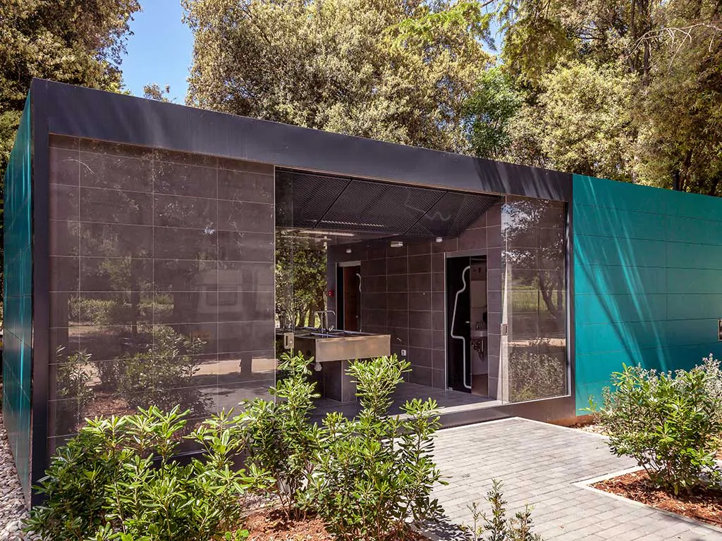 campsite-mon-perin-sanitary-facilities-ii