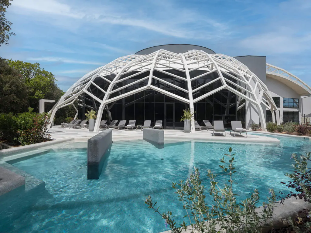 campsite-mon-perin-wellness-exterior