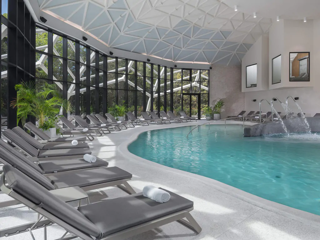 campsite-mon-perin-wellness-intedoor-pool