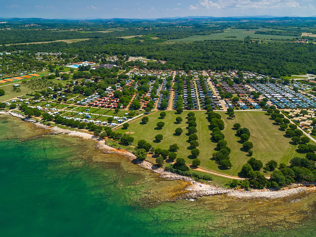campsite-park-umag-mobile-homes-air-view-i