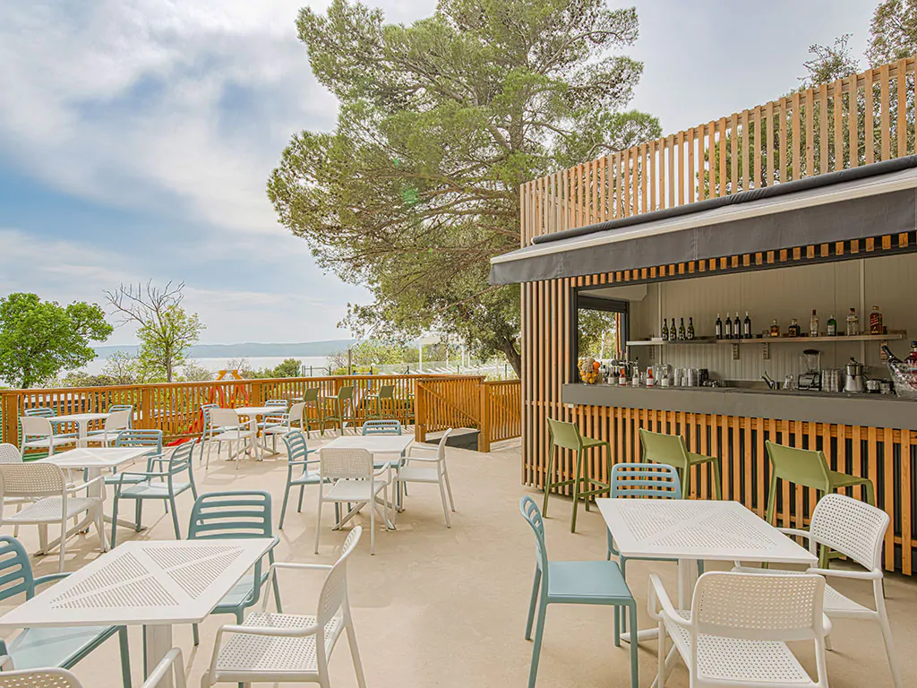 campsite-selce-exterier-restaurant-terace