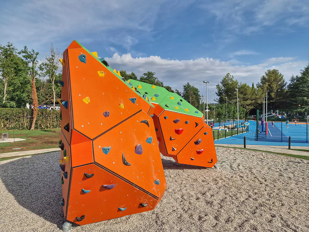 campsite-valkanela-playground-ii