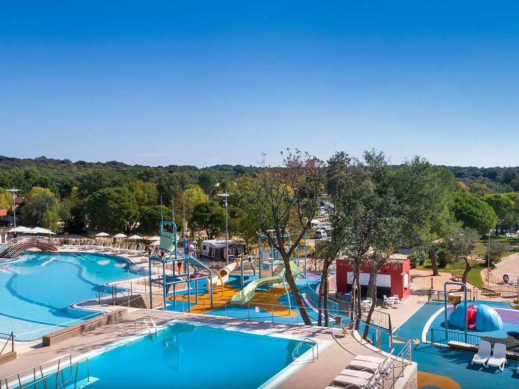 campsite-vestar-pool-area-and-playground