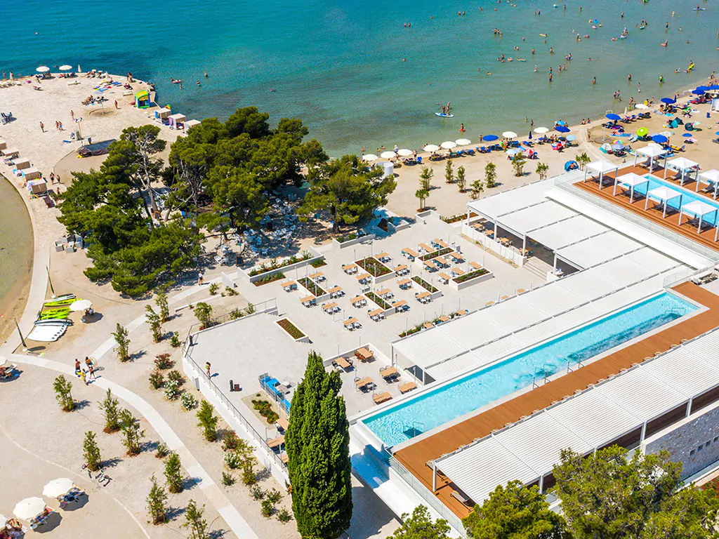 campsite-zaton-holiday-resort-air-view-pool