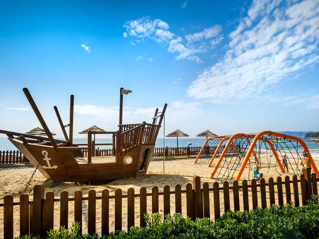 jezevac-premium-camping-resort-childrens-playground