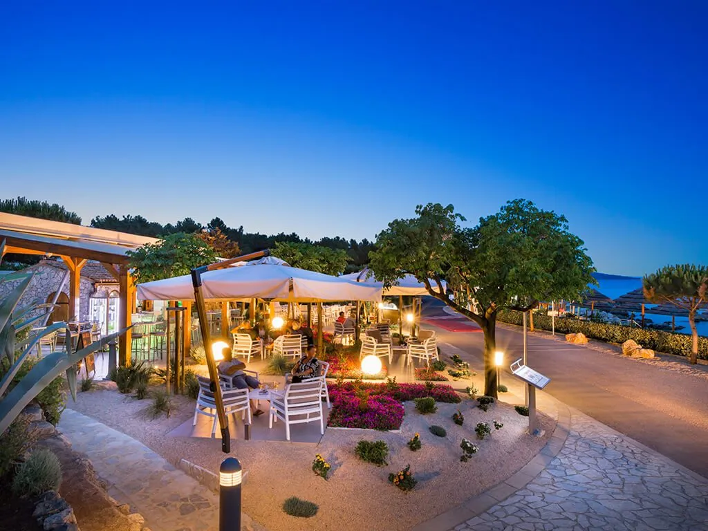krk-premium-camping-resort-beach-bar-politin