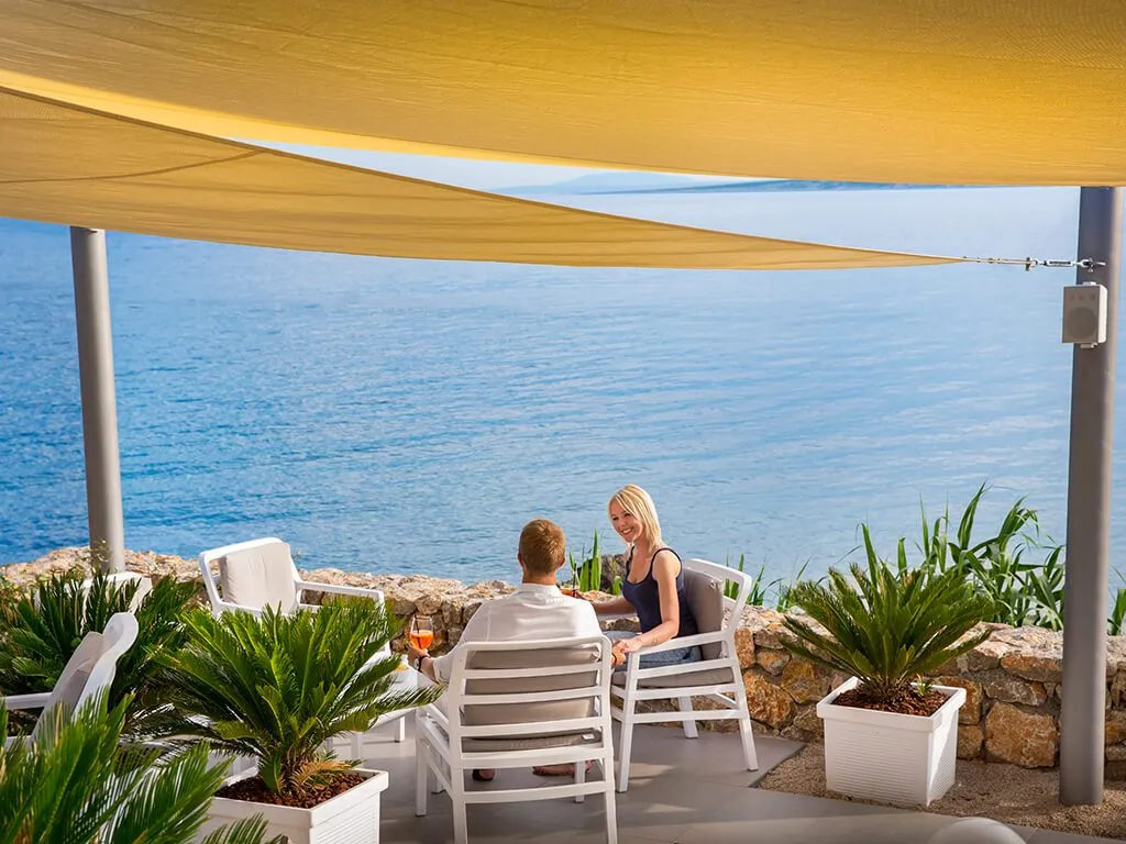 krk-premium-camping-resort-beach-bar-politin-i