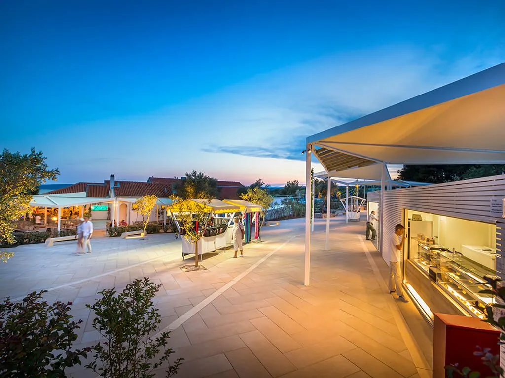 krk-premium-camping-resort-beach-bar-politin-ii