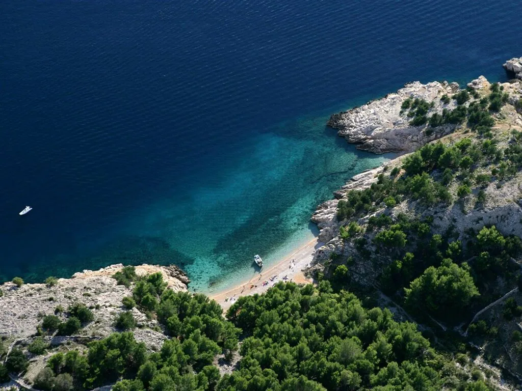 naturist-camping-bunculuka-beach-air-view