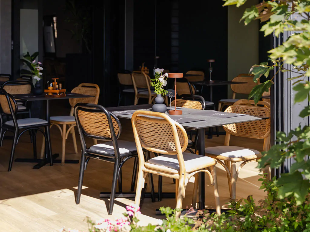 plitvice-camping-resort-restaurant-terrace