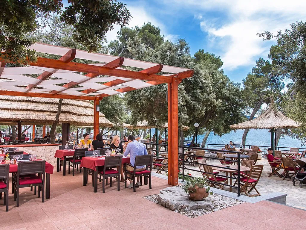 restaurant-park-soline