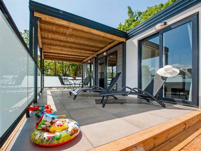solaris-naturist-camping-resort-premium-mobile-home-interior-6