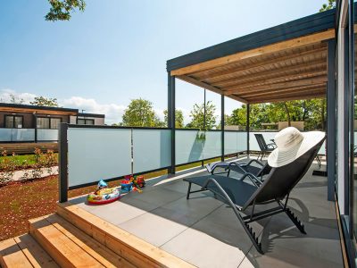 solaris-naturist-camping-resort-premium-mobile-home-interior-7