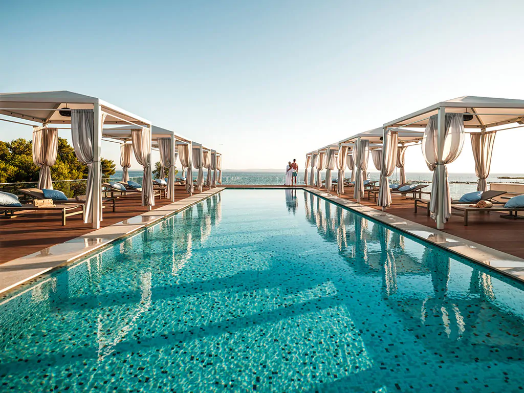 zaton-holiday-resort-ventula-lounge-pool