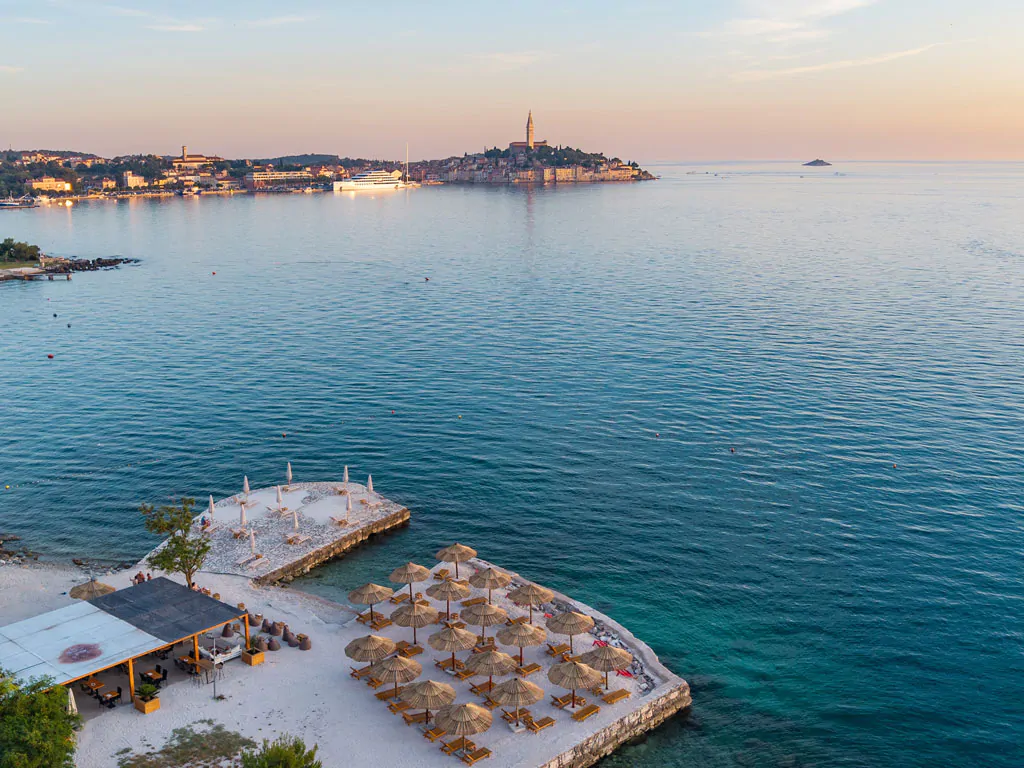 porton-nature-hideouts-camp-beach-rovinj-panorama
