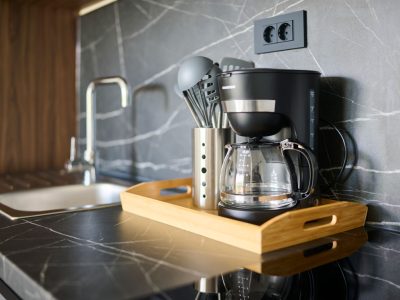 aminess-planet-camping-sirena-mobile-home-premium-holiday-home-interior-kitchen-coffee-machine