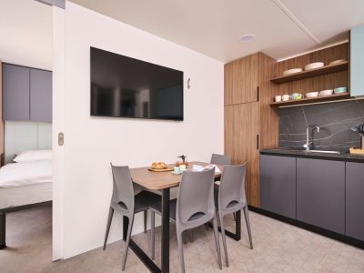 aminess-planet-camping-sirena-mobile-home-premium-holiday-home-interior-kitchen-view